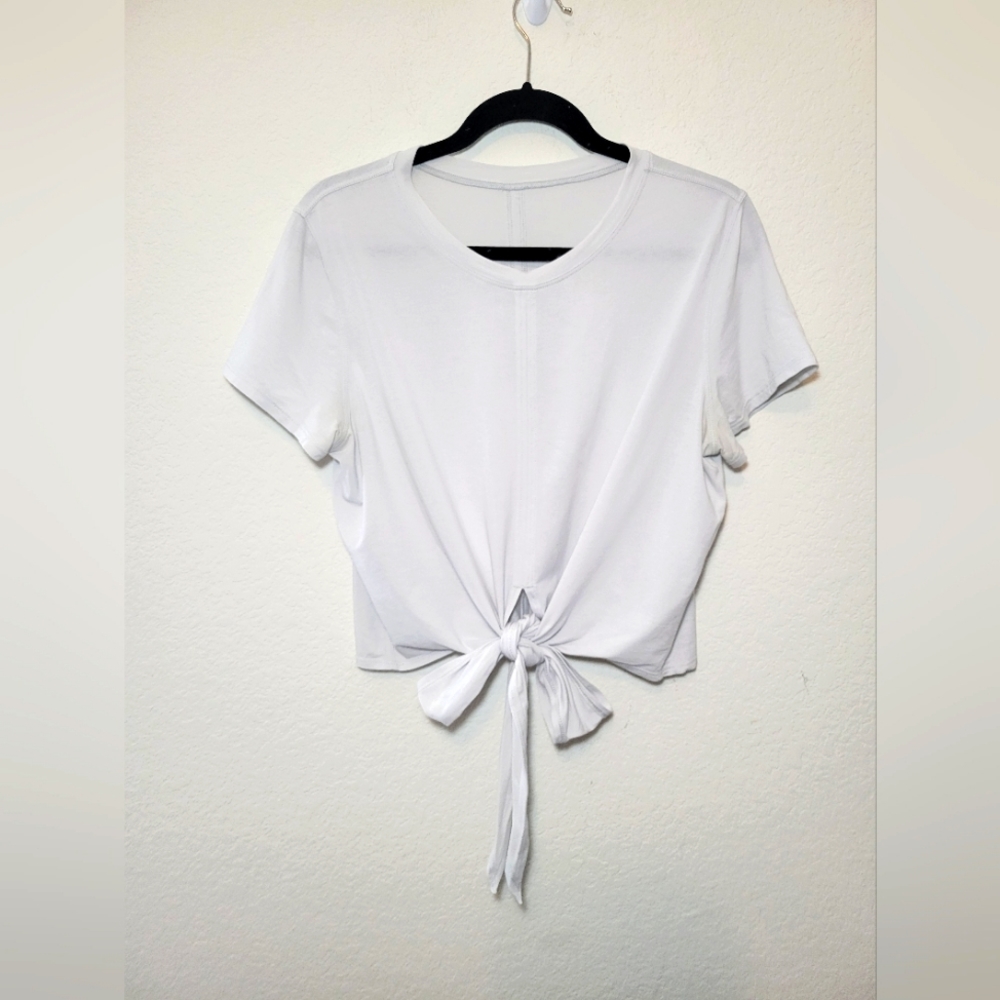 Lululemon Crop Length Tie Hem Tee Size 8